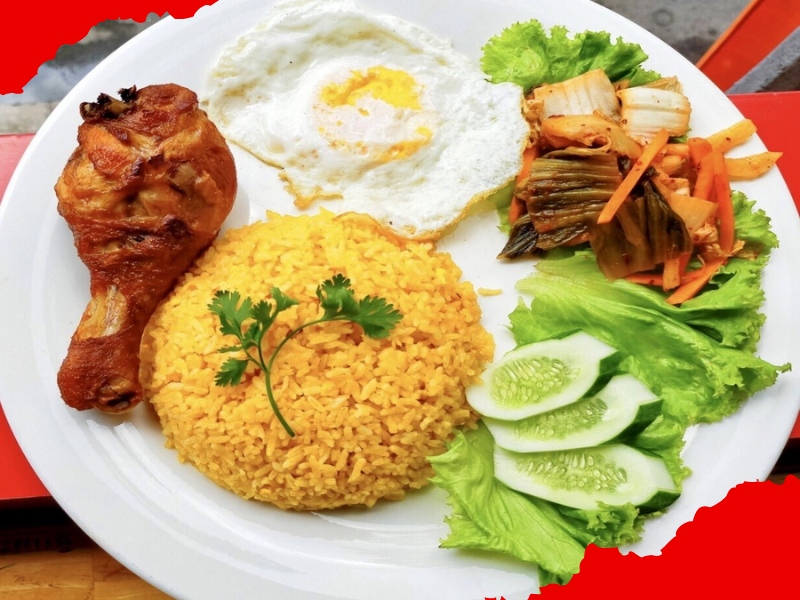 cơm chiên gà xối mỡ trứng ốp la cơm chiên gà xối mỡ trứng ốp la